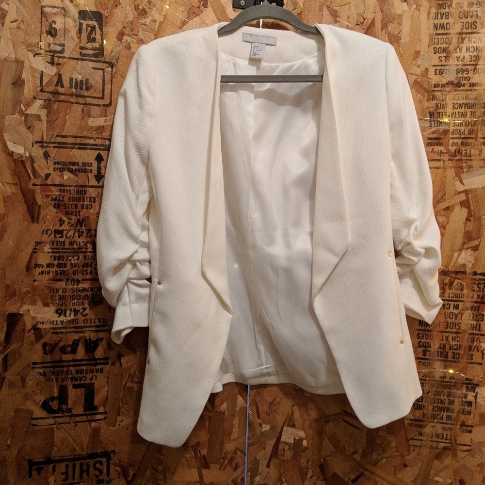 White H&M scrunch sleeve blazer